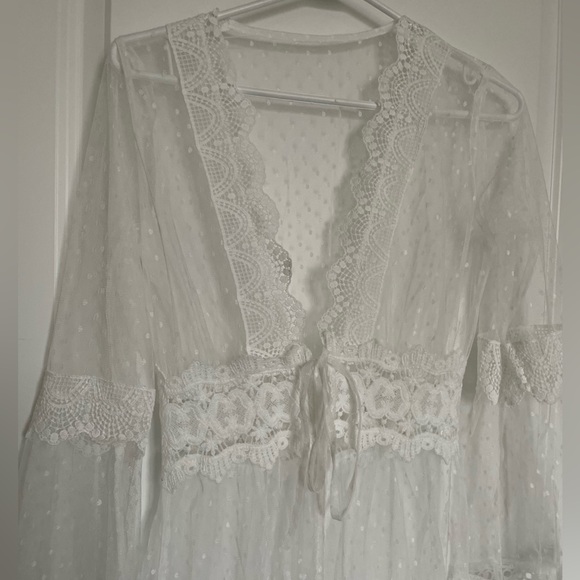 Lace white bathing suit beach cover - Picture 3 of 4